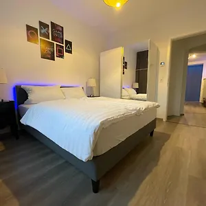 Ps5+55 Zoll 4k Fernseher - Gaming Apartment