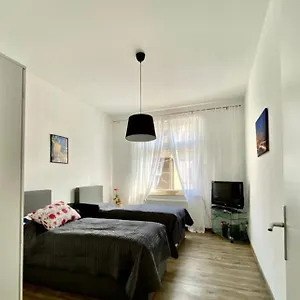 Alles Was Man Braucht, 1-zimmer Apartment